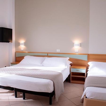 Hotel Holland Rimini Exteriör bild